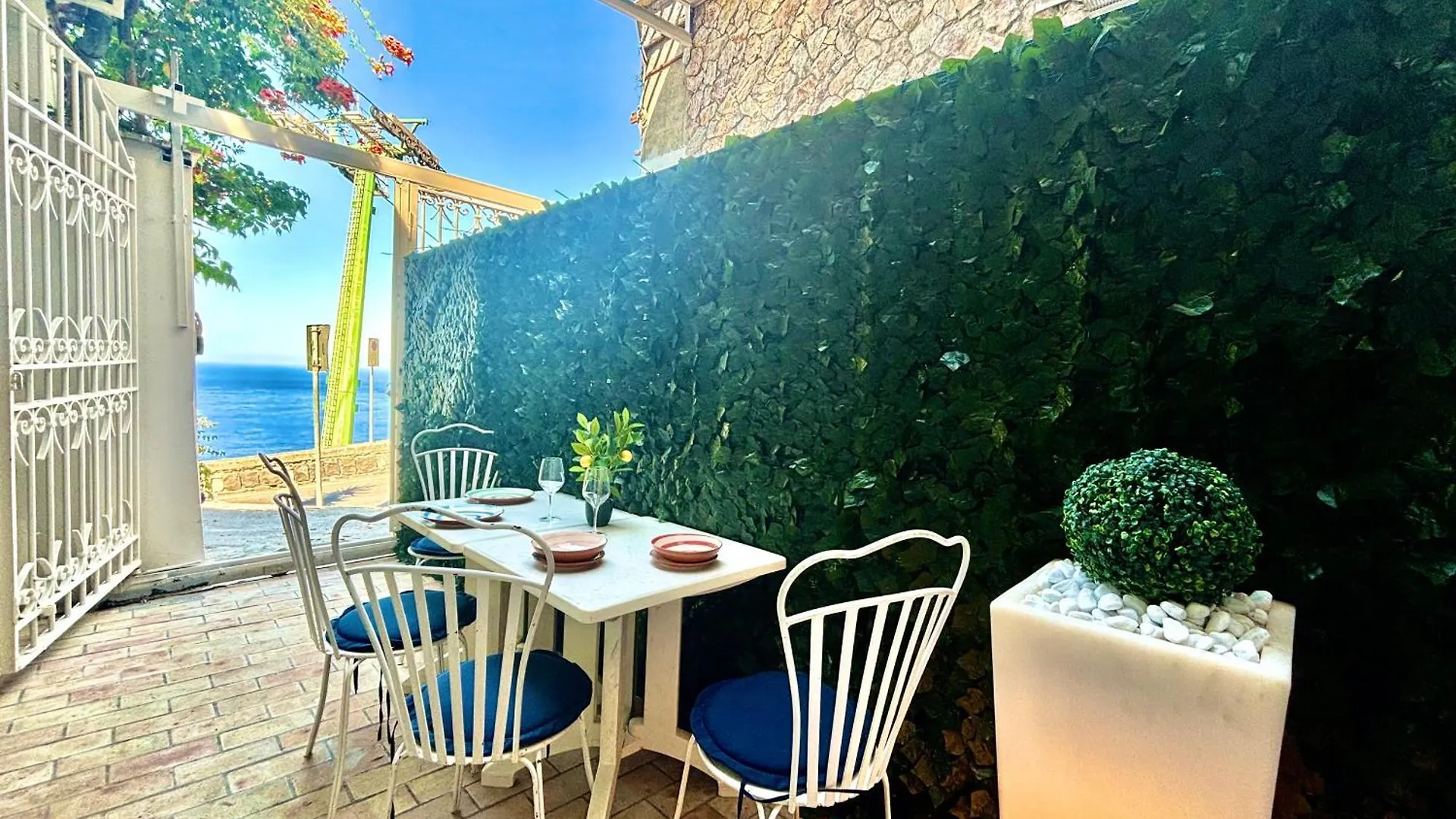 Court View Suites Taormina 0*,  Italy